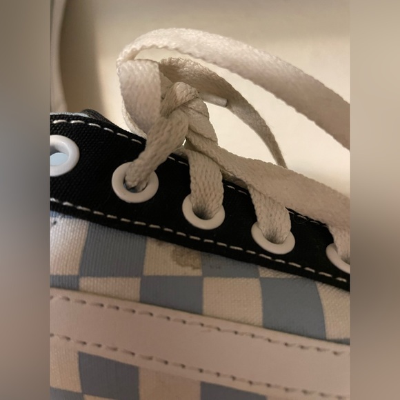 Women’s checkered laced Vans - Picture 5 of 9